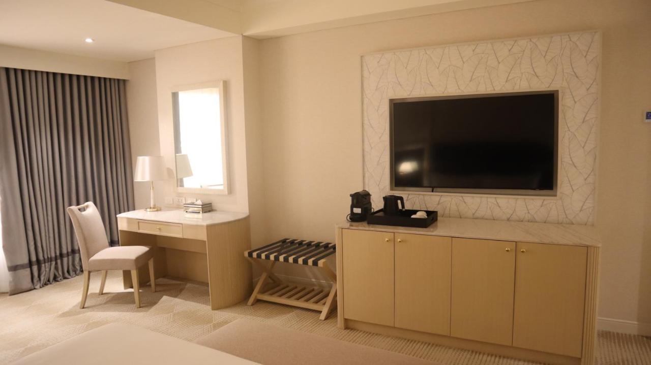 Royce Hotel & Casino Clark Field Extérieur photo