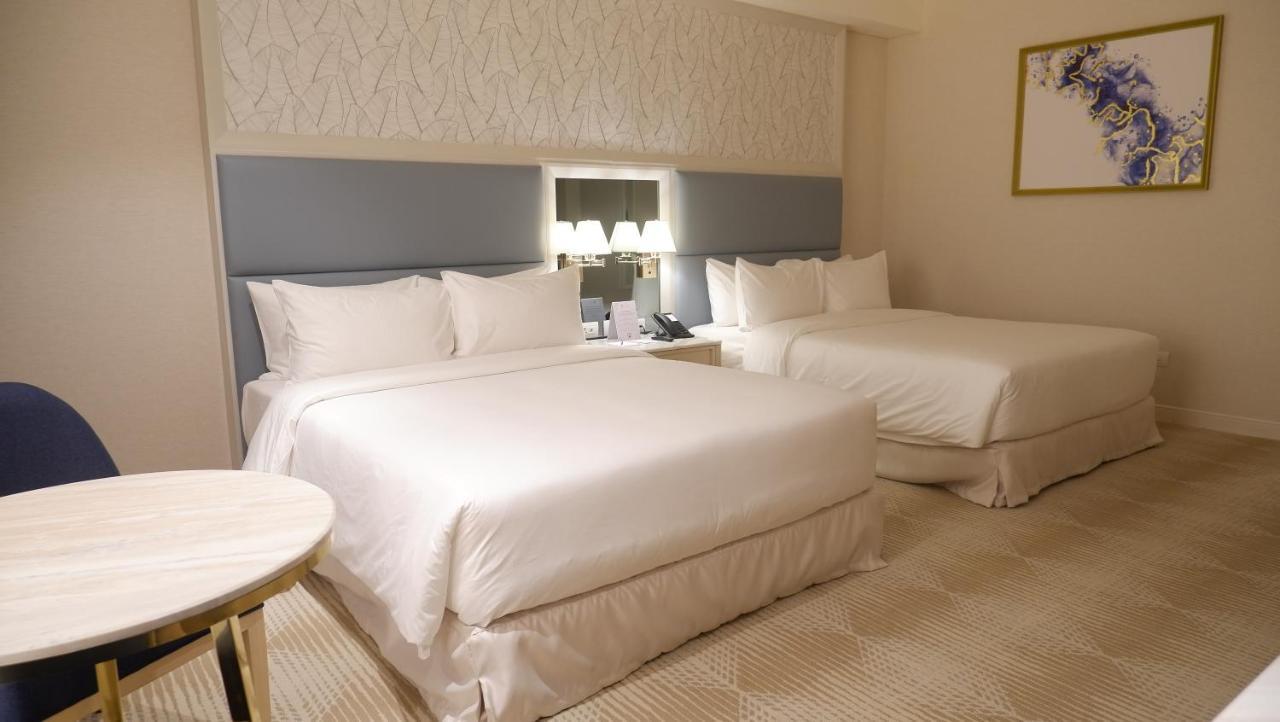 Royce Hotel & Casino Clark Field Extérieur photo