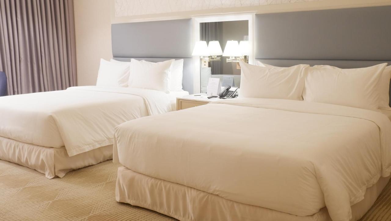 Royce Hotel & Casino Clark Field Extérieur photo