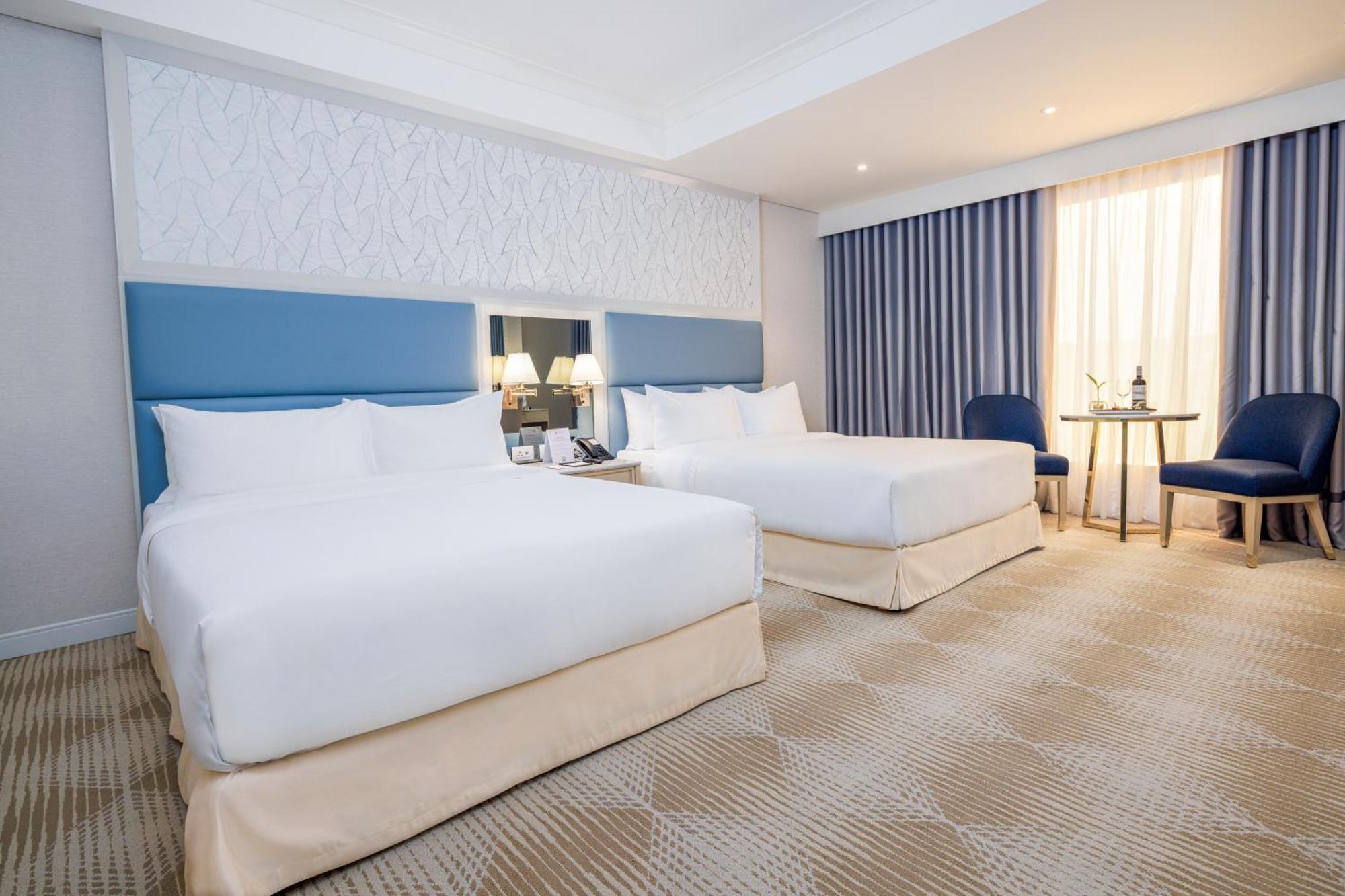Royce Hotel & Casino Clark Field Extérieur photo