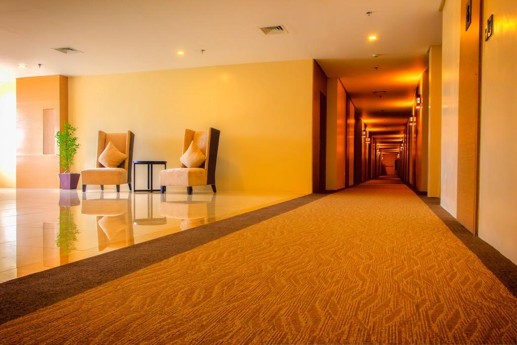 Royce Hotel & Casino Clark Field Chambre photo